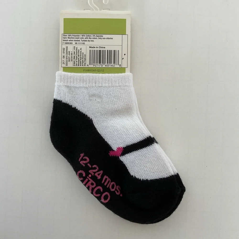 Circo Little girl SOCKS NWT 12-24 months